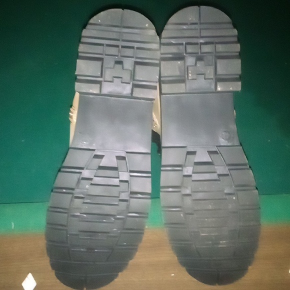 Tan suede boots size 9 - Picture 5 of 6